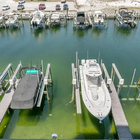Harbor Landing 203B - Spacious Condo With Views Of The Harbor And Gulf